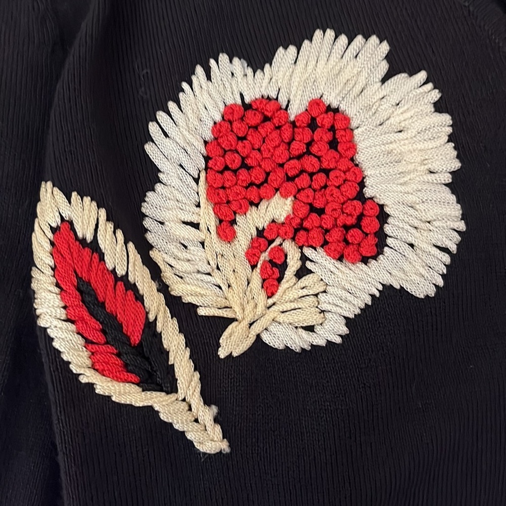 🌟EUC🌟2-Piece Nouveau Embroidered Floral Sweater Set Sz S/M - Picture 4 of 11